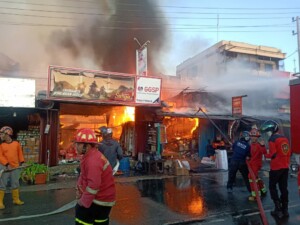 Diduga Korsleting Listrik, Kebakaran Hanguskan 6 Bangunan di Jalan P Suryanata