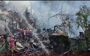 8 Rumah di Jalan Raudah Terbakar, 2 Warga Cedera