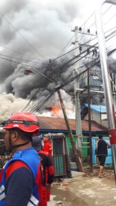 Mobil Pengetap BBM Terbakar, 6 Rumah Warga Ikut Jadi Arang