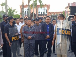 Sempat Tak Kondusif Pasca Ditemui Ketua DPRD Kaltim, Aksi Unjuk Rasa Mahasiswa Bubar Setelah Magrib