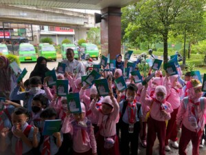 Peringati Hari Kunjung Perpustakaan, Ratusan Murid TK Kunjungi Dinas Perpustakaan Daerah Kaltim