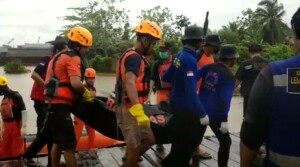 Pengantar Pasir yang Terperangkap Dalam Kabin Kapal Ditemukan di Sungai Mahakam