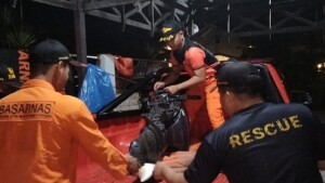 Kapal TB Rahmat Nur Tenggelam di Muara Kaman, 4 ABK Selamat, 1 Meninggal, 2 Balita Hilang