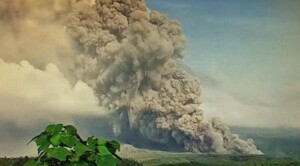 Status Gunung Semeru Naik Level IV Menjadi Awas