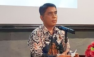 Kuatkan Perpustakaan Kampung, DPK Kaltim Serahkan Ribuan Buku ke Kubar dan Mahulu