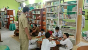 Pasca Pandemi, Perpustakaan SMPN 3 Balikpapan Ramai Dikunjungi Siswa