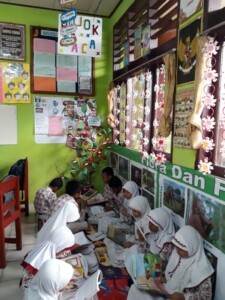 Galakkan Minat Baca Siswa, SDN 11 Balikpapan Tengah Programkan Pojok Baca di Setiap Kelas