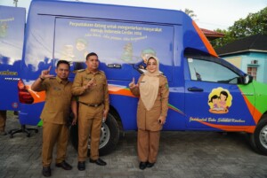 Tingkatkan Literasi Masyarakat Pulau Maratua, Bupati Berau Serahkan Bantuan Armada PusLing