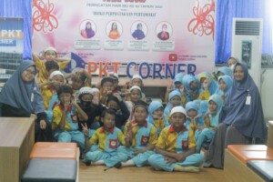 Perkenalkan Literasi Sejak Dini, SD Islam AlQuds Study Tour ke Perpustakaan Daerah Kaltim