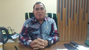 Dispusip Samarinda Serahkan Bantuan Ratusan Buku Untuk Perpustakaan SDN 007