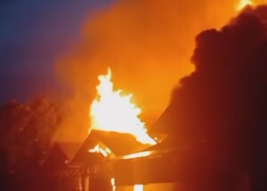 4 Rumah di KM 10 Loa Janan Terbakar