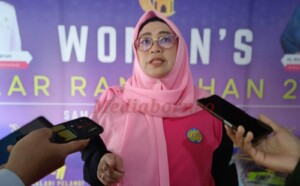Rinda Wahyuni : Sosialisasi dan Edukasi Adanya Perpustakaan Digital Itu Penting