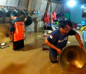 5 Jam Diguyur Hujan, Jalan Utama dan Pemukiman Kebanjiran
