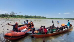 Bocah Tenggelam di Sungai Kelay Belum Ditemukan