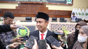 DPRD Kaltim Gelar Paripurna, Encik Wardani Resmi Gantikan Masykur Sarmian