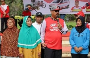 Antisipasi Inflasi, Warga Kelurahan Bukit Biru Terima Bantuan Beras