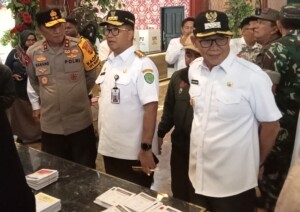 Pastikan Pemilu Lancar, Pj Gubernur Kaltim Pantau TPS di Samarinda dan Kukar