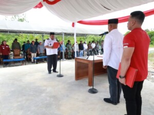 Bupati Kukar Lantik Pj Kades Long Beleh Modang