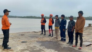 Warga Jakarta Tenggelam di Sungai Bebanir, Berau