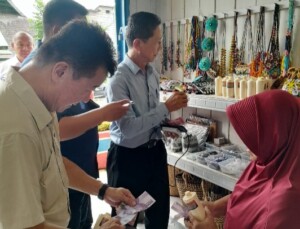 Delegasi OBOR Terkesan dengan Produk Dekranasda Kukar