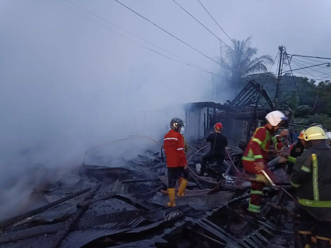 Pemukiman Padat di Sengkotek, Samarinda Terbakar