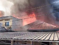 Kebakaran di Lok Bahu, Samarinda Hanguskan 13 Rumah