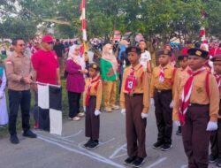 Ribuan Peserta Meriahkan Lomba Gerak Jalan HUT RI ke-80 di Sangasanga, Camat Tekankan Nilai Persatuan