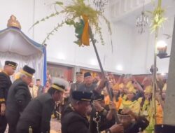 Tiang Ayu Tegak, Erau Adat Kutai 2025 Resmi Dibuka di Tenggarong