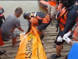 Tim SAR Temukan 4 Korban Kapal Ferry Tenggelam di Perairan Ujoh Halang