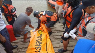 Tim SAR Temukan 4 Korban Kapal Ferry Tenggelam di Perairan Ujoh Halang