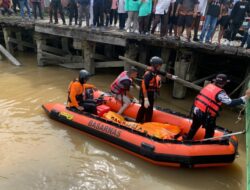 Jasad Pekerja Kayu yang Tenggelam di Sungai Mahakam Akhirnya Ditemukan Tim SAR