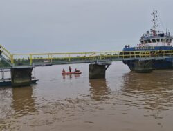 Tabrak Ponton, Ketinting Tenggelam di Sungai Mahakam, 1 Orang Hilang
