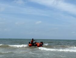 Bocah Hilang Diseret Arus di Pantai Kemala
